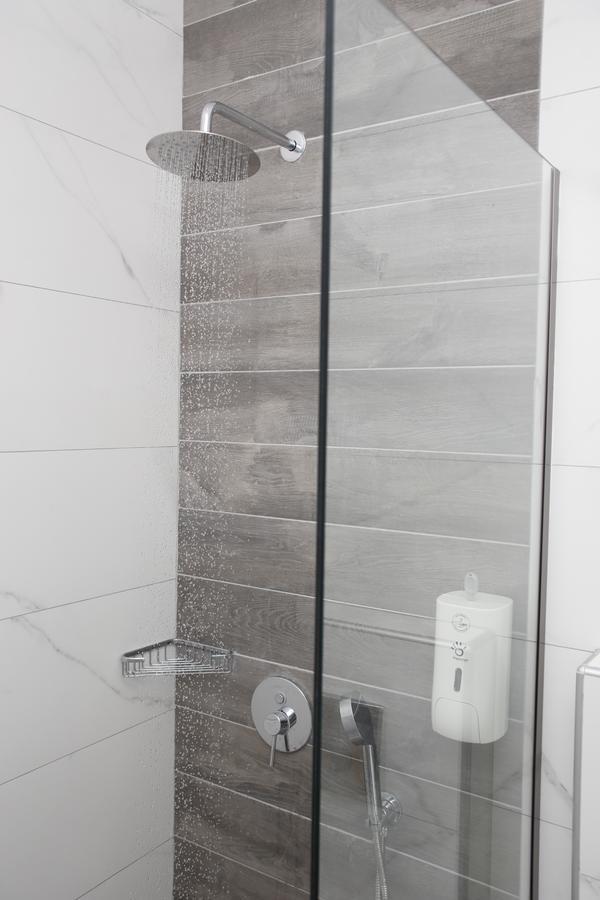 Albatros Suites Vrasná Екстериор снимка