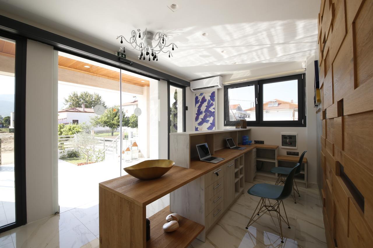 Albatros Suites Vrasná Екстериор снимка