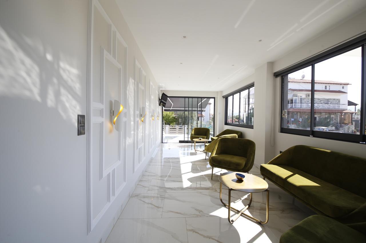 Albatros Suites Vrasná Екстериор снимка