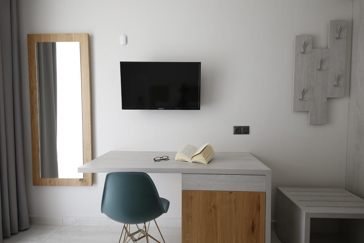 Albatros Suites Vrasná Екстериор снимка
