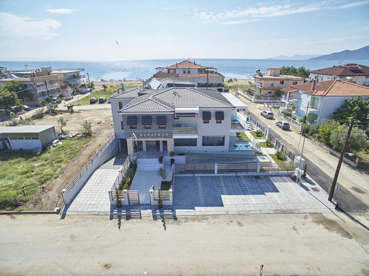 Albatros Suites Vrasná Екстериор снимка