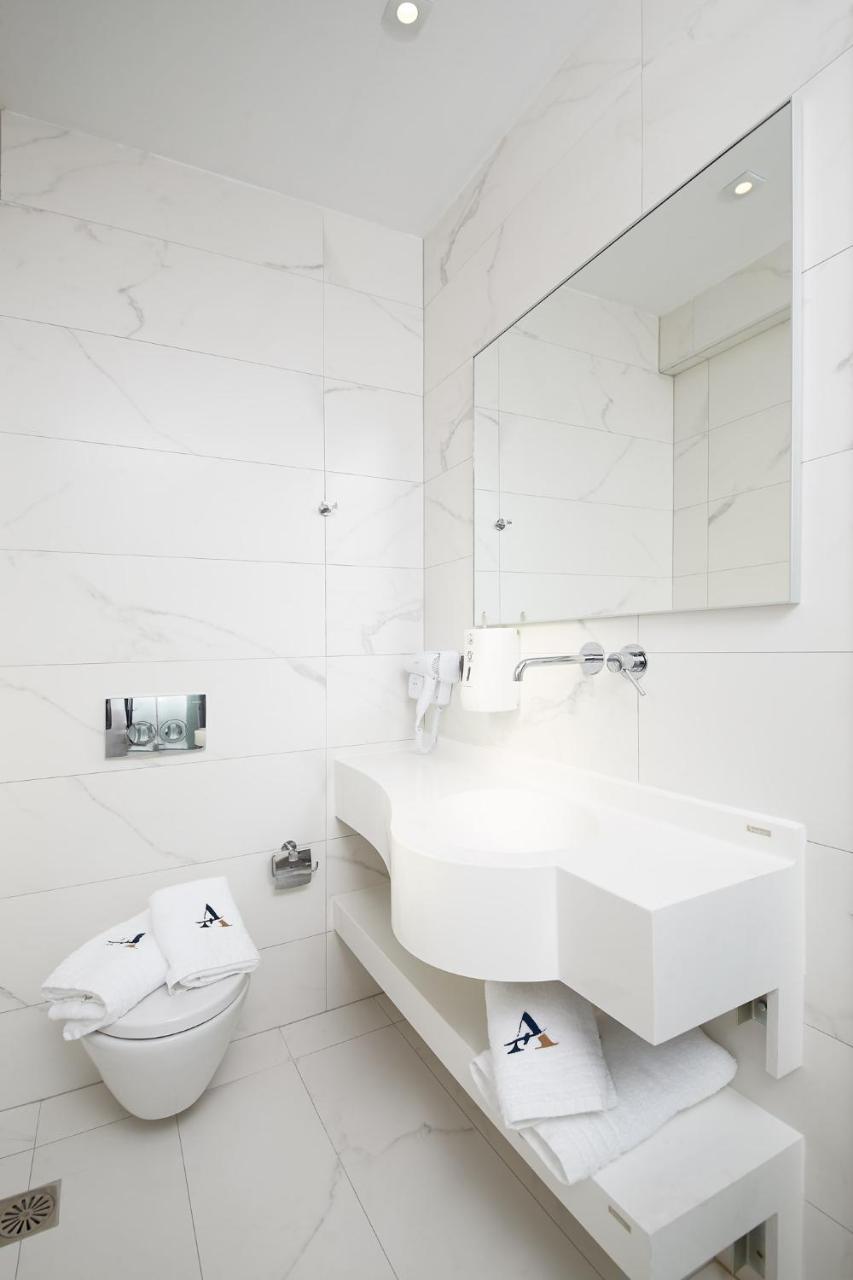Albatros Suites Vrasná Екстериор снимка